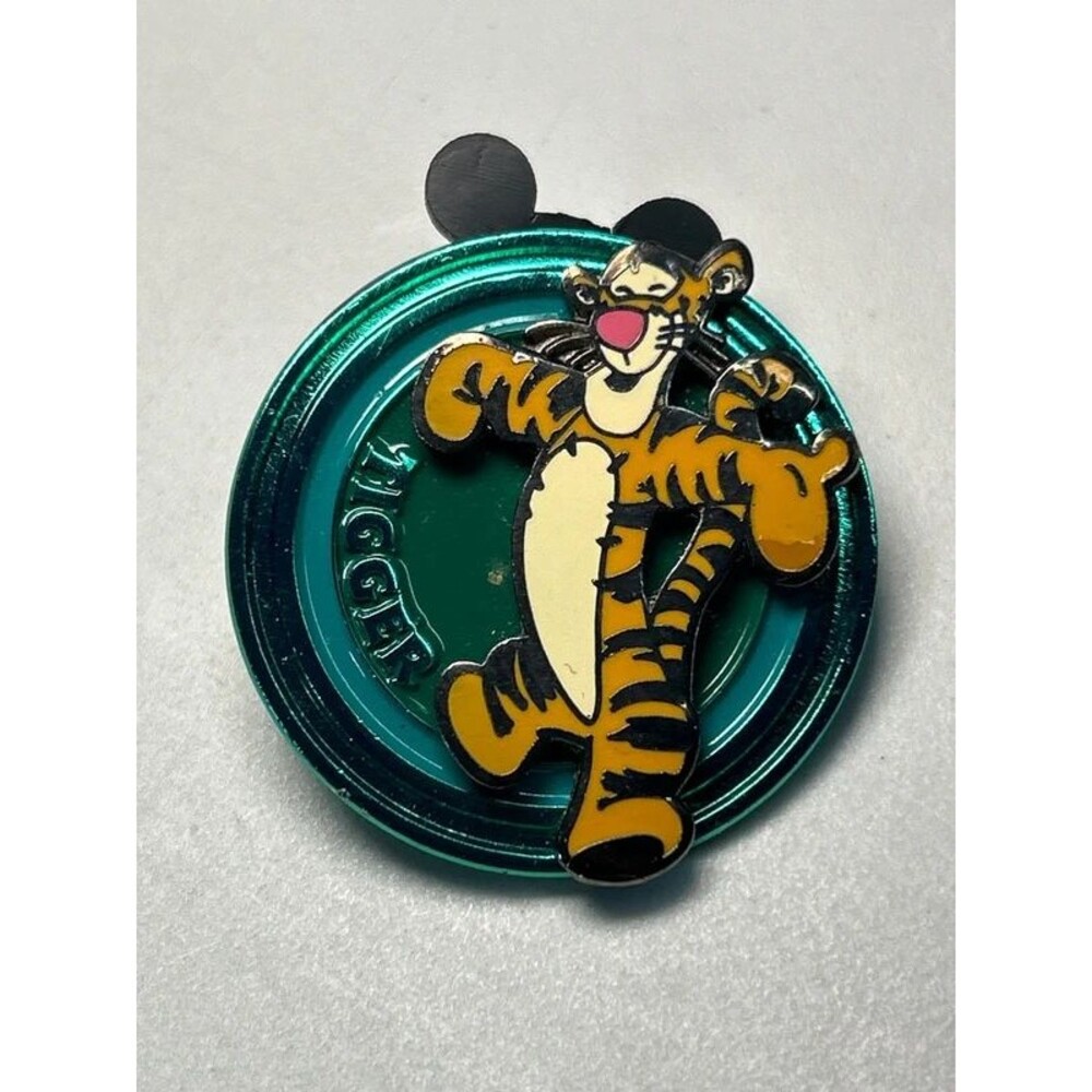 Disney Tigger Disc Pin 3D